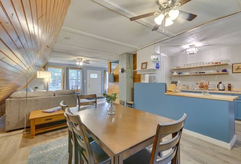 Pet Friendly Belfast Retreat 2 Mi To Downtown!