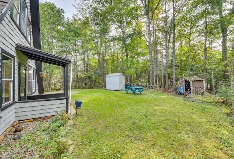 Pet Friendly Belfast Retreat   2 Mi To Downtown!