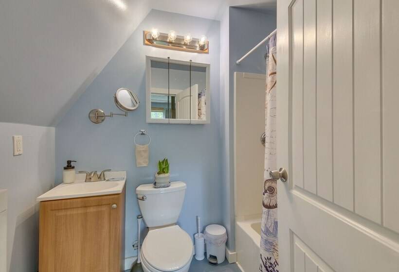 Pet Friendly Belfast Retreat 2 Mi To Downtown!