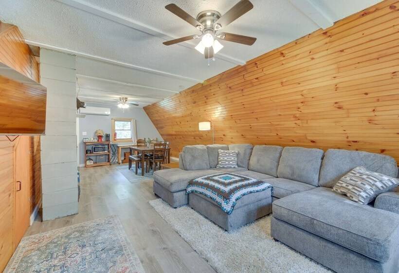 Pet Friendly Belfast Retreat 2 Mi To Downtown!