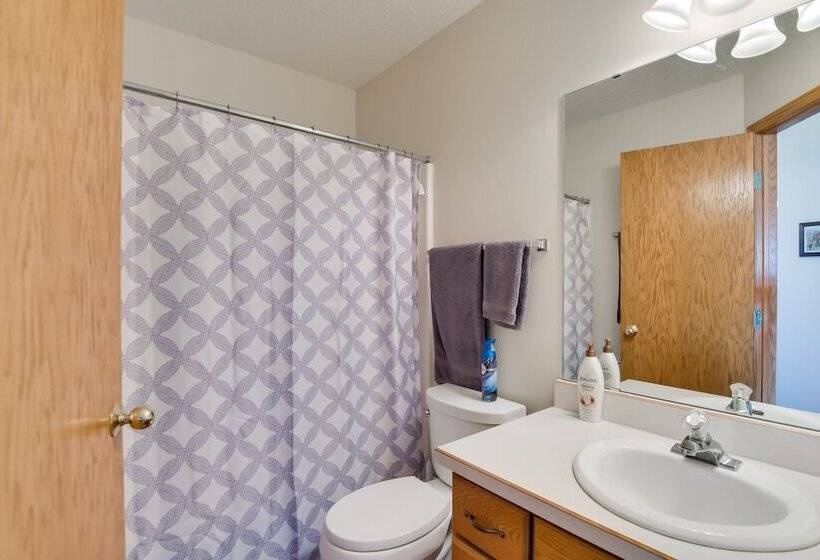 5 Mi To Dtwn: Pet Friendly Wheatland Twin Home!