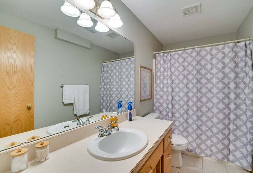 5 Mi To Dtwn: Pet Friendly Wheatland Twin Home!