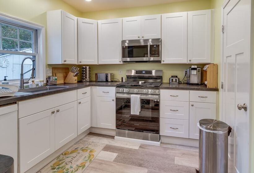 Pet Friendly Honeoye Cottage Rental: Walk To Lake!