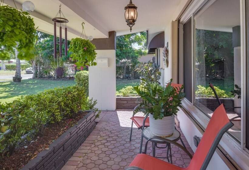 Pompano Beach Retreat W/ Backyard Oasis!