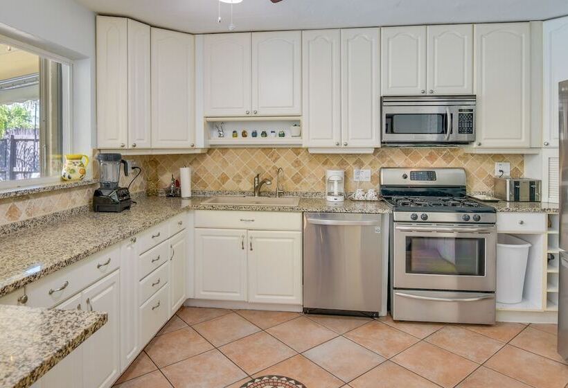 Pompano Beach Retreat W/ Backyard Oasis!