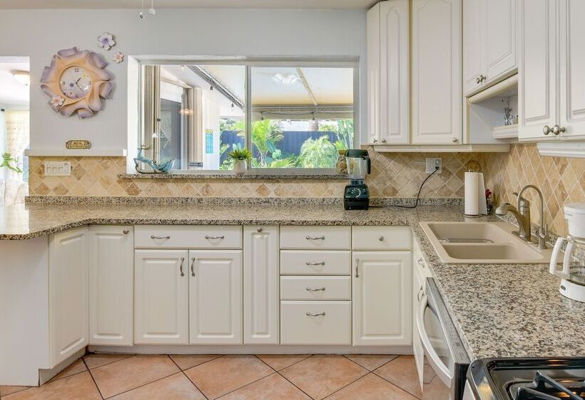 Pompano Beach Retreat W/ Backyard Oasis!