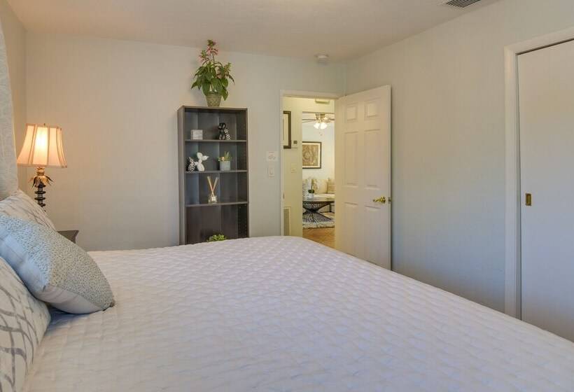 Pompano Beach Retreat W/ Backyard Oasis!