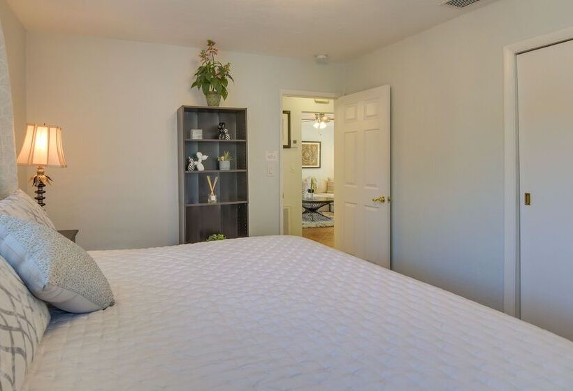 Pompano Beach Retreat W/ Backyard Oasis!