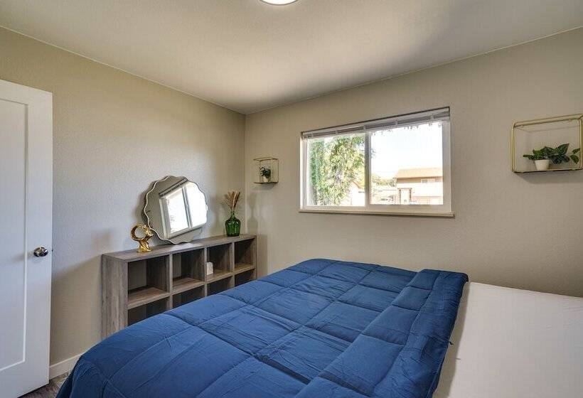 Quiet Pueblo Home W/ Pool Table, 5 Mi To Downtown!