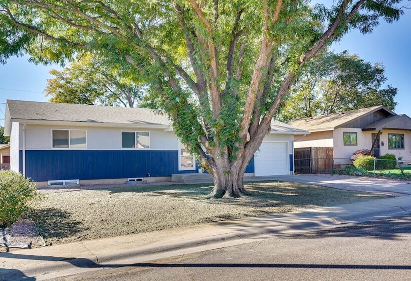 Quiet Pueblo Home W/ Pool Table, 5 Mi To Downtown!