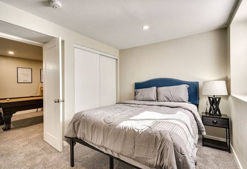 Quiet Pueblo Home W/ Pool Table, 5 Mi To Downtown!