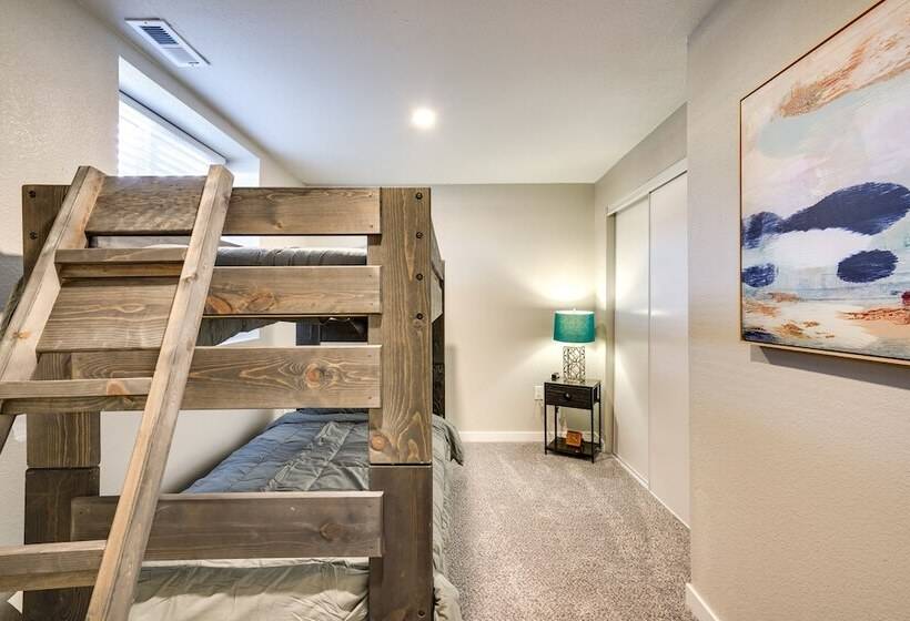 Quiet Pueblo Home W/ Pool Table, 5 Mi To Downtown!