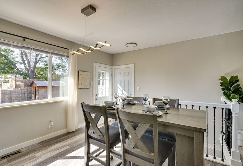 Quiet Pueblo Home W/ Pool Table, 5 Mi To Downtown!