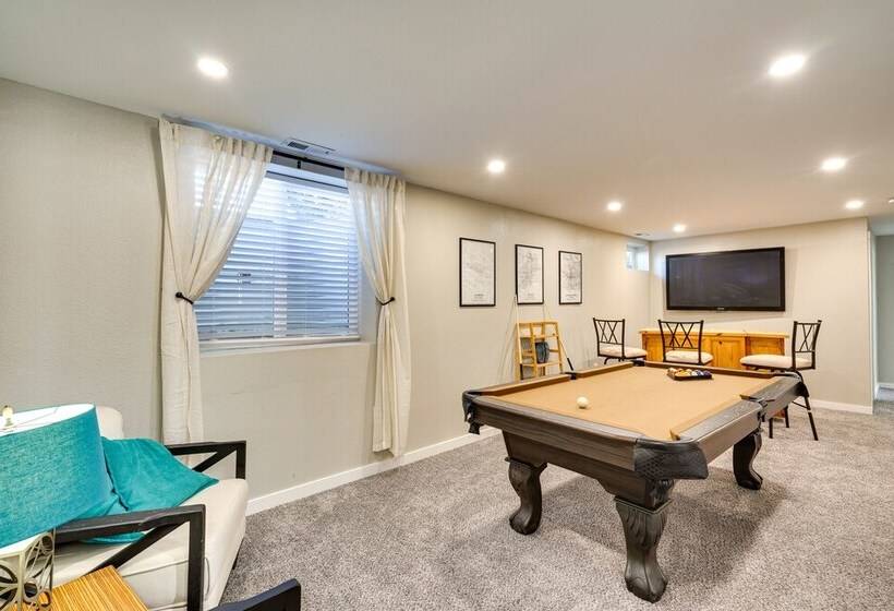 Quiet Pueblo Home W/ Pool Table, 5 Mi To Downtown!
