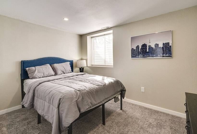 Quiet Pueblo Home W/ Pool Table, 5 Mi To Downtown!