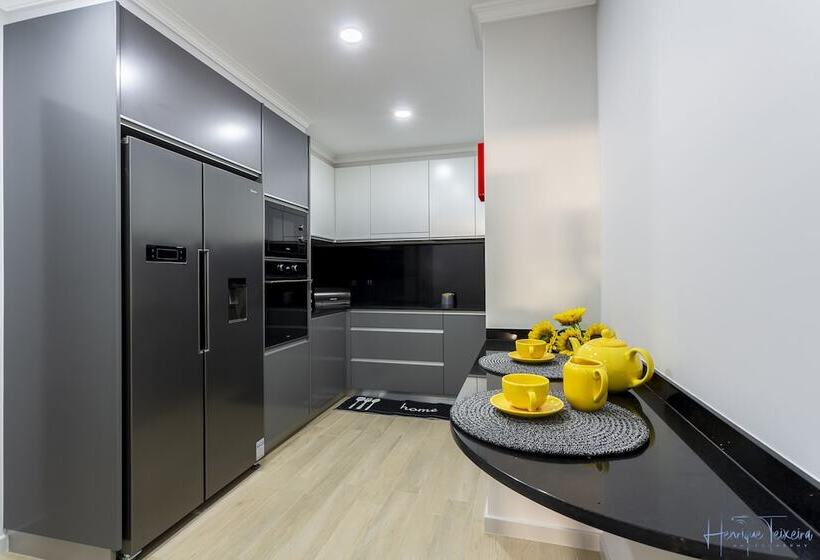 דירת נופש Charming 3 Bed House In Funchal