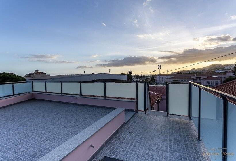 דירת נופש Charming 3 Bed House In Funchal