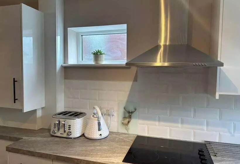 Residenssi Immaculate 1 Bed House In Newtown, Disley