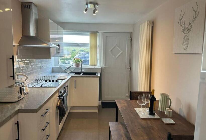 레지던스 Immaculate 1 Bed House In Newtown, Disley