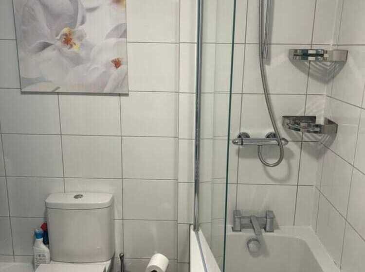 레지던스 Immaculate 1 Bed House In Newtown, Disley