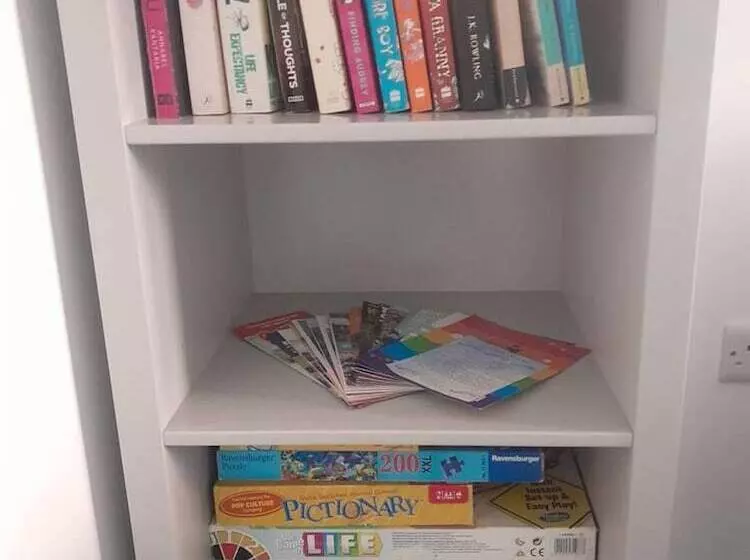 Residenssi Immaculate 1 Bed House In Newtown, Disley