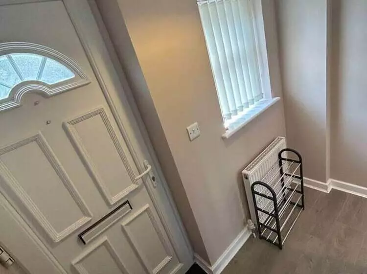 Residenssi Immaculate 1 Bed House In Newtown, Disley