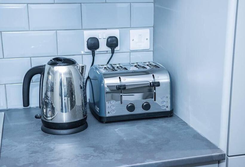 レジデンス Stunning 4 Bed House In Telford West Midlands