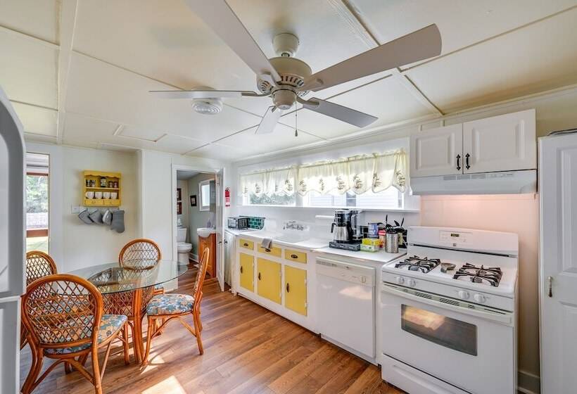 Rustic River Bungalow   Steps To Downtown Belhaven