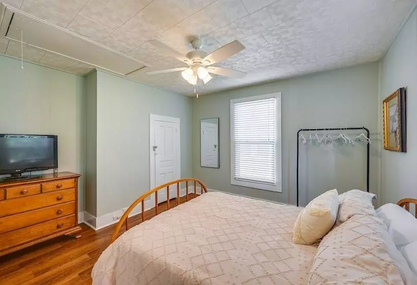 Rustic River Bungalow   Steps To Downtown Belhaven