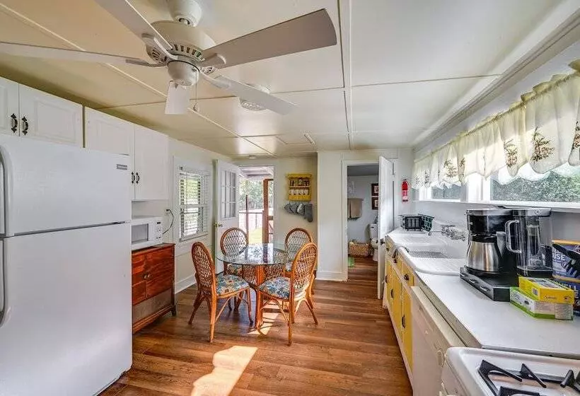 Rustic River Bungalow   Steps To Downtown Belhaven