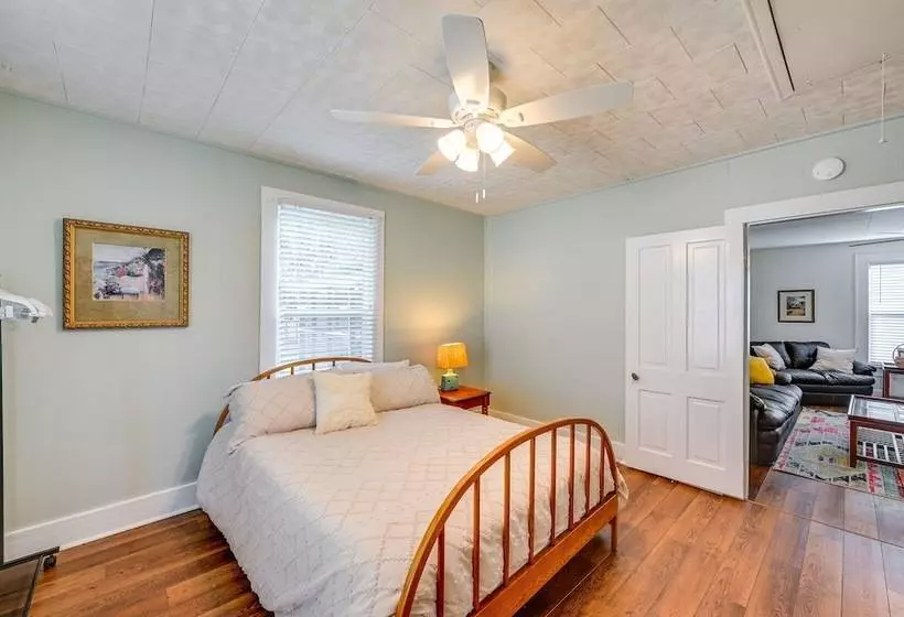 Rustic River Bungalow   Steps To Downtown Belhaven