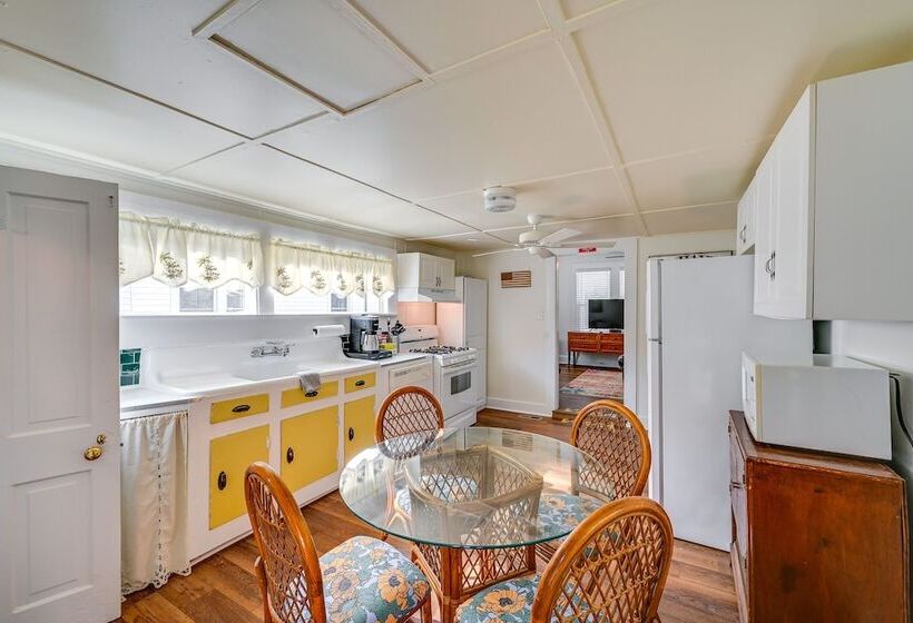 Rustic River Bungalow   Steps To Downtown Belhaven