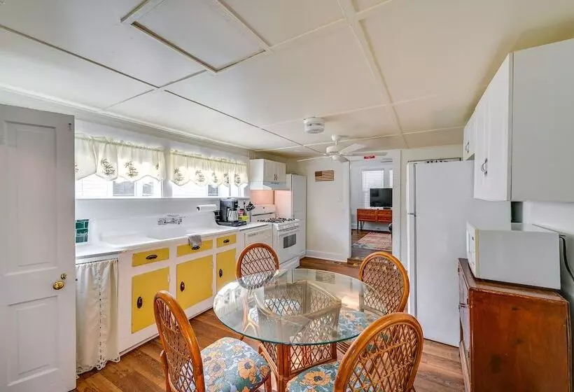 Rustic River Bungalow   Steps To Downtown Belhaven