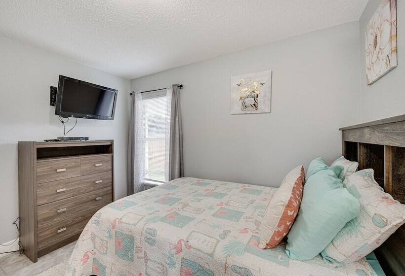 Spacious Kissimmee Family Home W/ Pool & Patio!