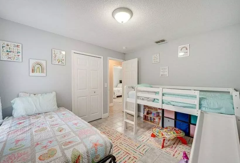 Spacious Kissimmee Family Home W/ Pool & Patio!