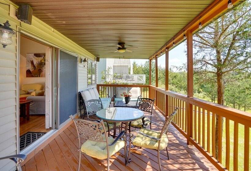 Stunning Athens Retreat On Sleepy Hollow Lake!