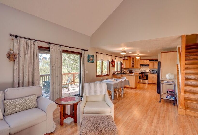 Stunning Athens Retreat On Sleepy Hollow Lake!