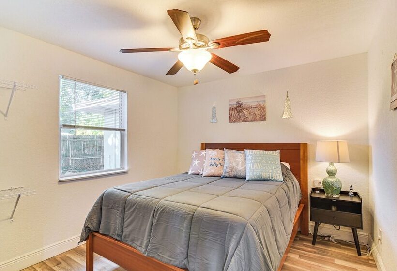 Sunny Gulfport Home: Walk To Art District + Beach!