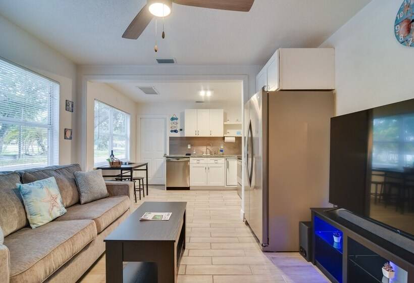 Sunny Gulfport Home: Walk To Art District + Beach!