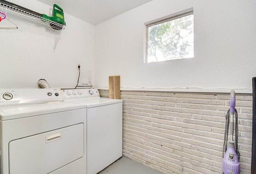 Sunny Gulfport Home: Walk To Art District + Beach!