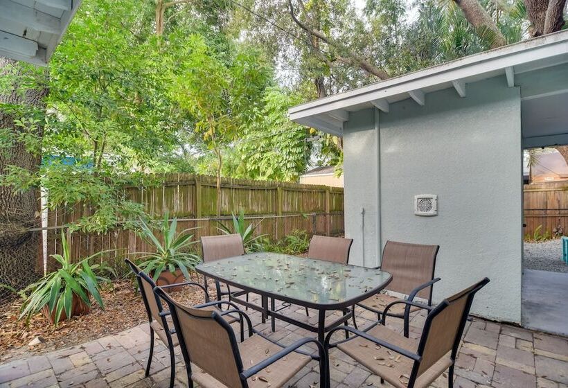 Sunny Gulfport Home: Walk To Art District + Beach!