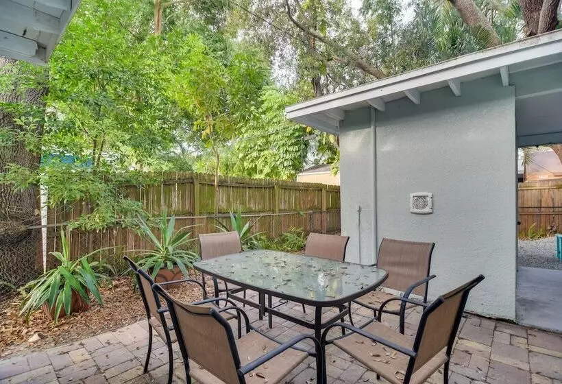 Sunny Gulfport Home: Walk To Art District + Beach!