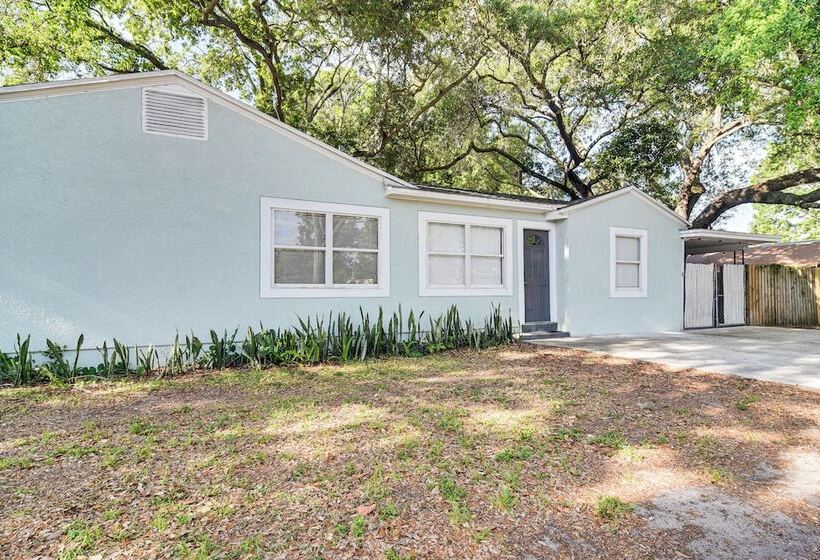 Sunny Gulfport Home: Walk To Art District + Beach!