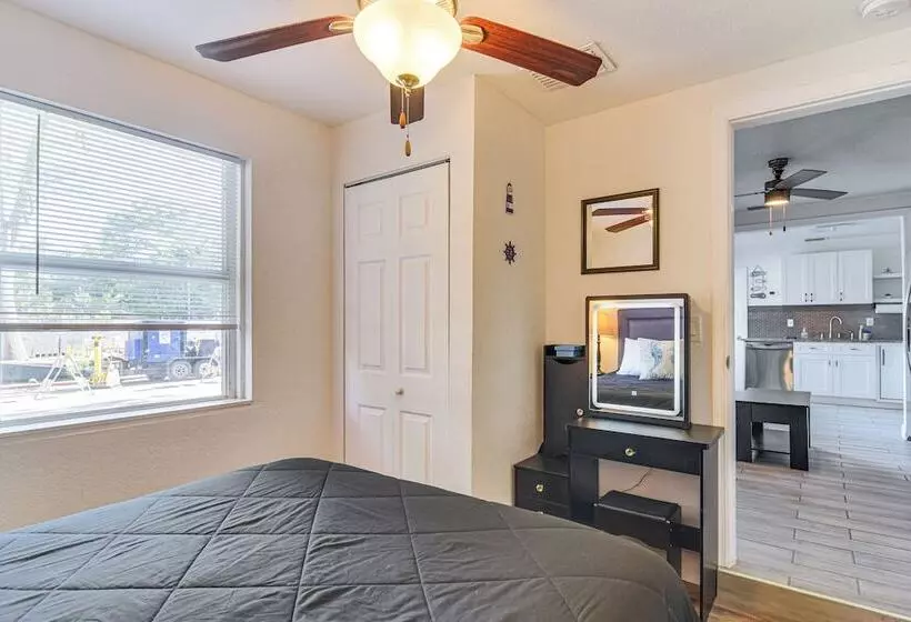 Sunny Gulfport Home: Walk To Art District + Beach!