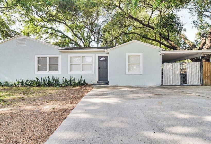Sunny Gulfport Home: Walk To Art District + Beach!