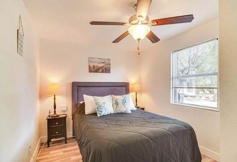 Sunny Gulfport Home: Walk To Art District + Beach!