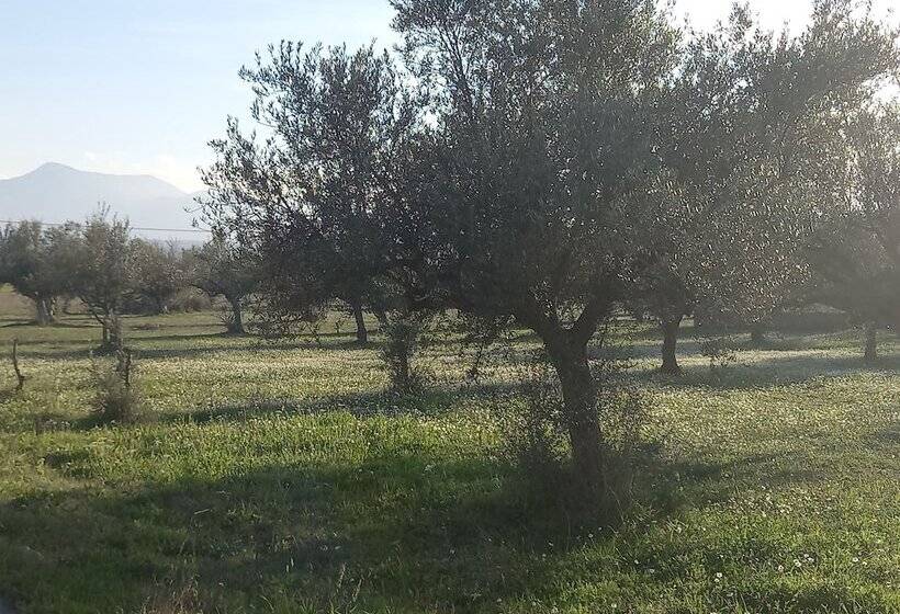 Beautiful 1 Bed Cottage In Megalopolis