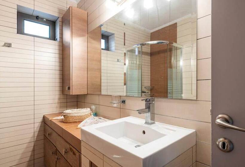 Beautiful 1 Bed Cottage In Megalopolis