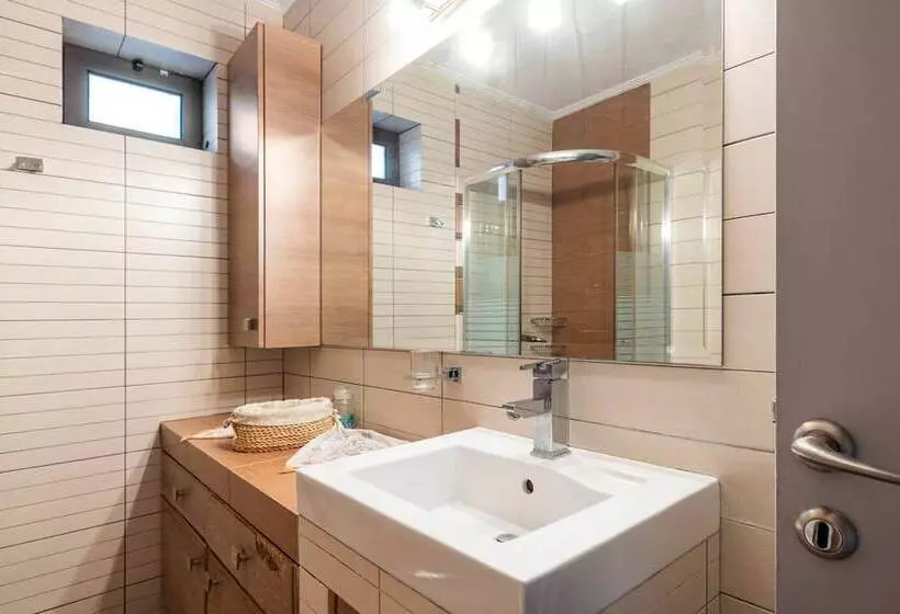 Beautiful 1 Bed Cottage In Megalopolis