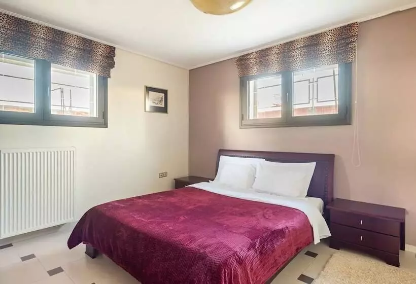 Beautiful 1 Bed Cottage In Megalopolis